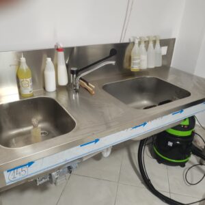 Echipament de curatare si dezinfectare pantofi