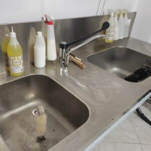 Echipament de curatare si dezinfectare pantofi