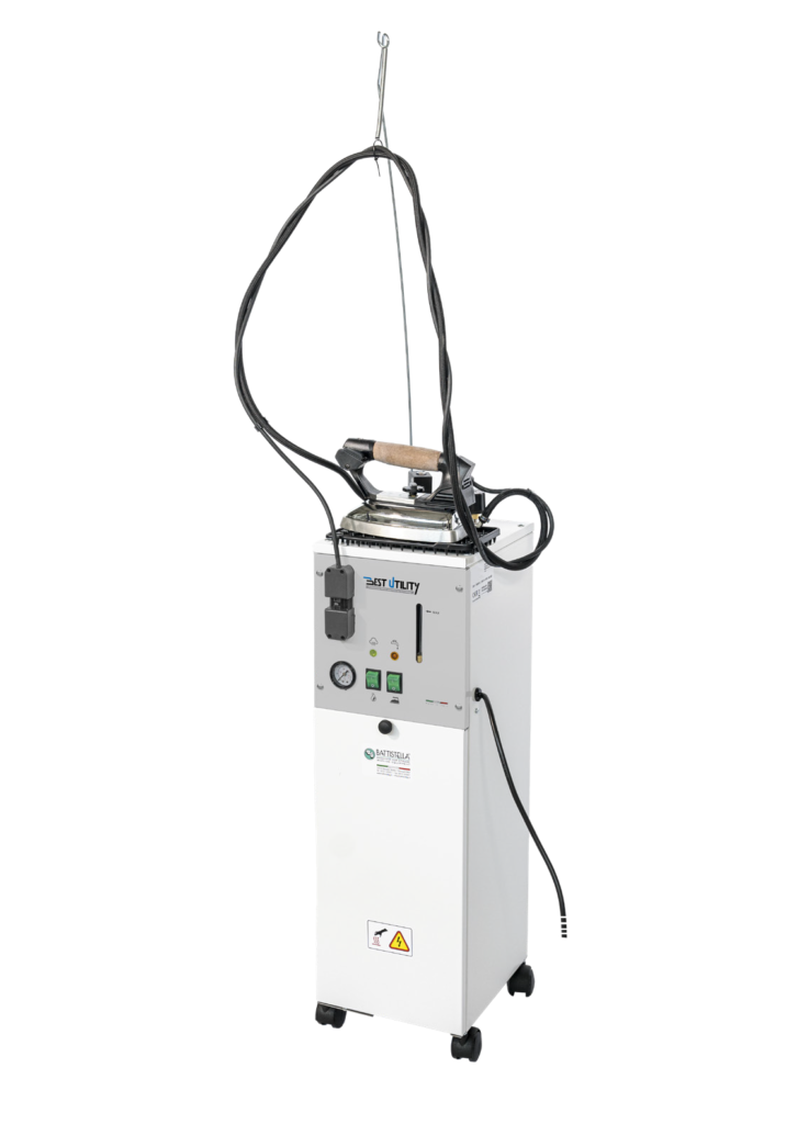 STEAM GENERATOR WITH 4.5 L BOILER AND IRON